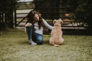 meisje en hond